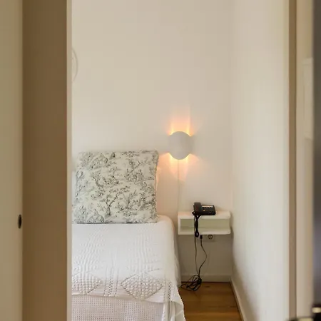 Pensao Favorita 2* Oporto