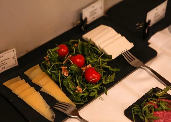 Konukevi Pensao Favorita