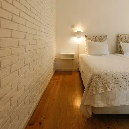 Pensao Favorita Guest house 2*